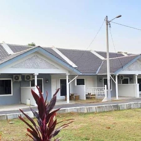Oyo Homes 90679 Bahari Homes Malacca Екстериор снимка