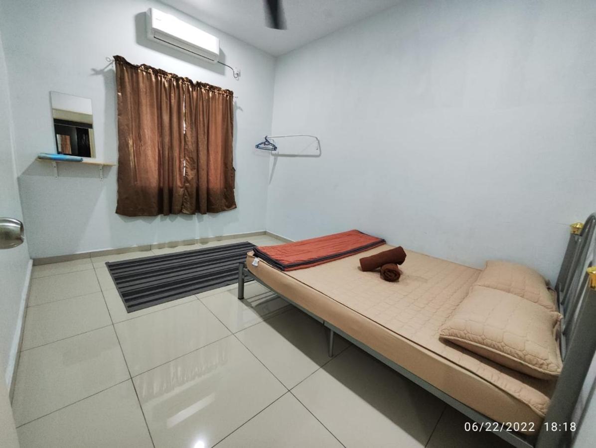 Oyo Homes 90679 Bahari Homes Malacca Екстериор снимка