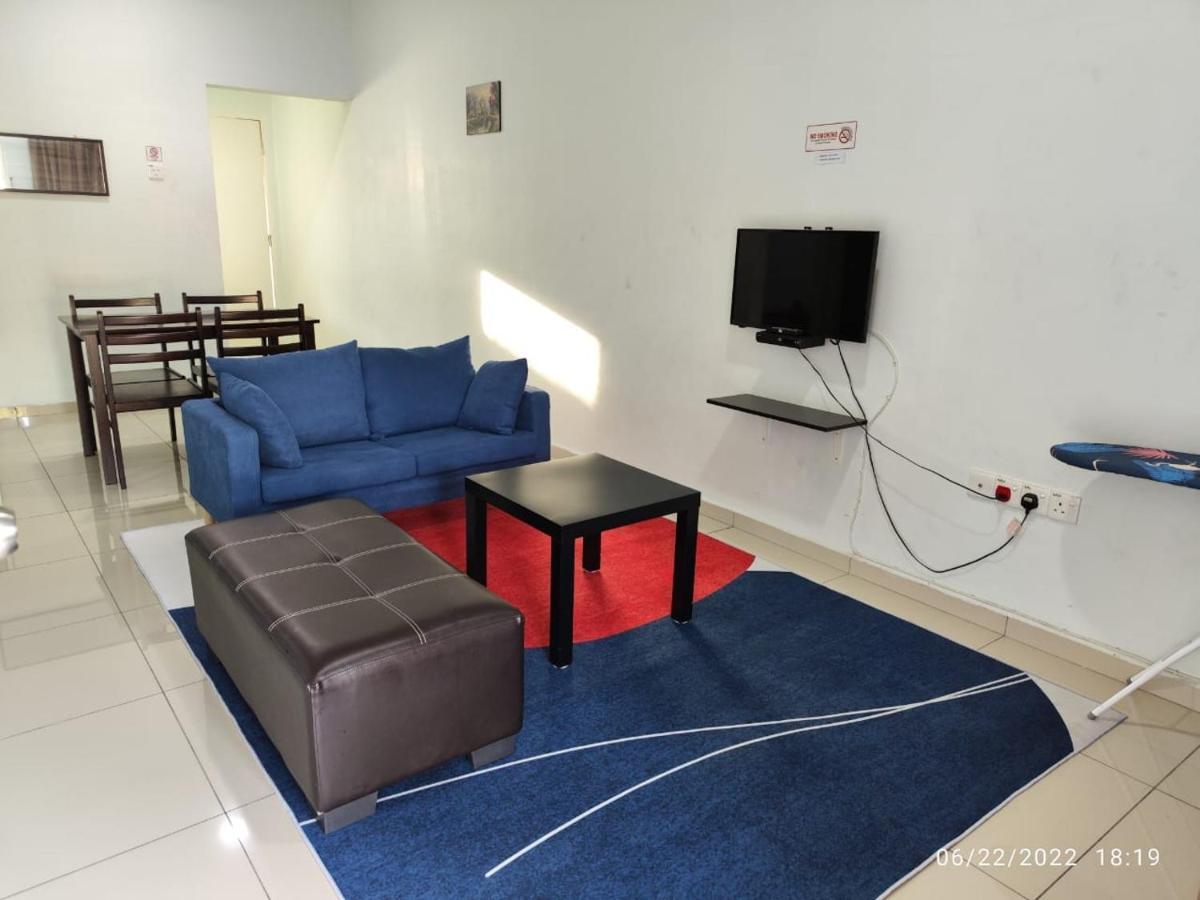 Oyo Homes 90679 Bahari Homes Malacca Екстериор снимка